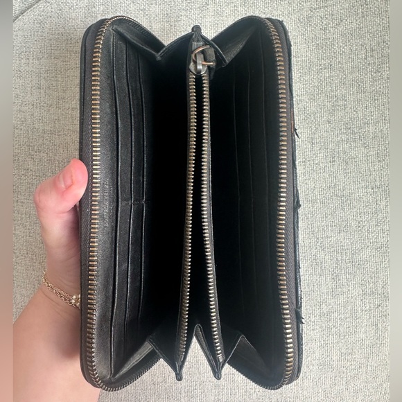 Authentic Bottega Veneta Black Wallet - Picture 4 of 7